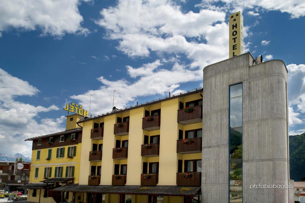 Hotel Ferrovia Calalzo di Cadore Luaran gambar